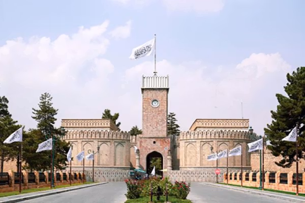 طالبان په اسلام کلا او نورو بندرونو کې د اړتیا وړ تاسیساتو او لابراتوارونو ارزونه کوي