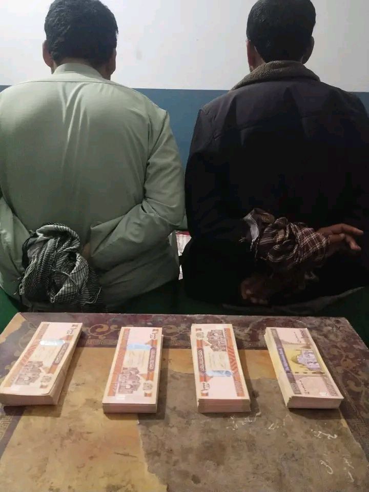  طالبان وايي له پاکستان څخه یې افغانستان ته د جعلي افغانیو د قاچاق مخه نیولې