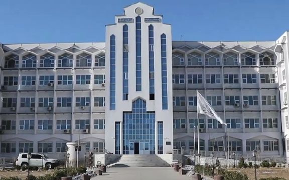 طالبان در وزارت عدلیه برای تحمیل مقررات جدید، کارمندان را به «برکناری و حبس» تهدید میکند