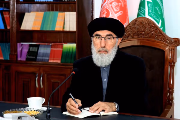 ګلبدین حکمتیار طالبانو ته په خطاب کې: د ټوپک په زور د کورونو ورانول د کمونستانو کار دی