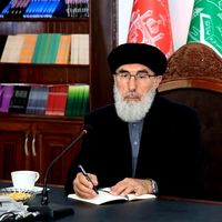 ګلبدین حکمتیار طالبانو ته په خطاب کې: د ټوپک په زور د کورونو ورانول د کمونستانو کار دی