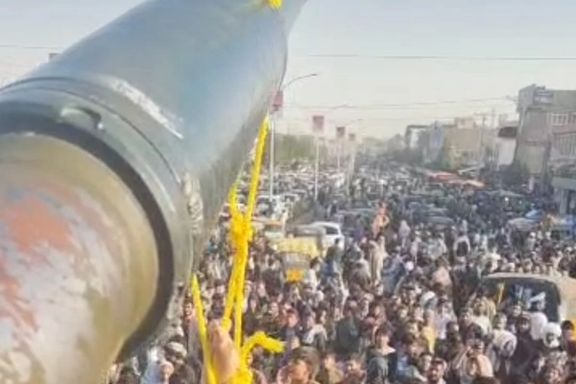 هراتیها از آویختن جسد خونین یک متهم سر چهارراه 'وحشتزده' شدهاند