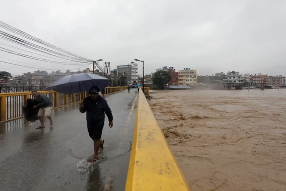 در پی سیلابهای سنگین در نپال بیش از ۱۵۰ نفر جان باختند