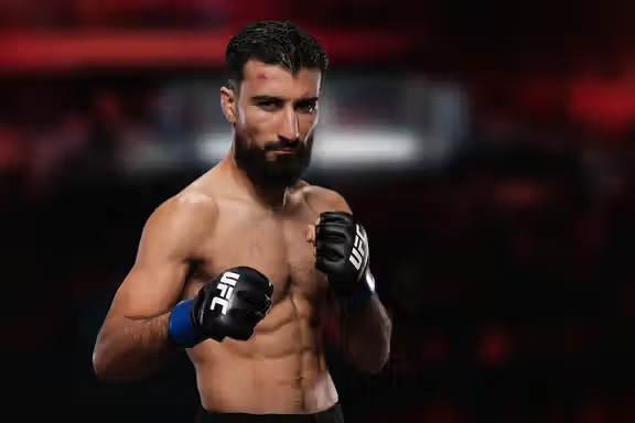 د بشارت ناروښانه راتلونکی؛ د اېم‌اېم‌اې نه ماتېدونکی ستوری د UFC نوي قرارداد ته انتظار دی