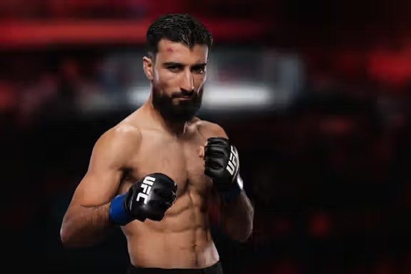 د بشارت ناروښانه راتلونکی؛ د اېماېماې نه ماتېدونکی ستوری د UFC نوي قرارداد ته انتظار دی