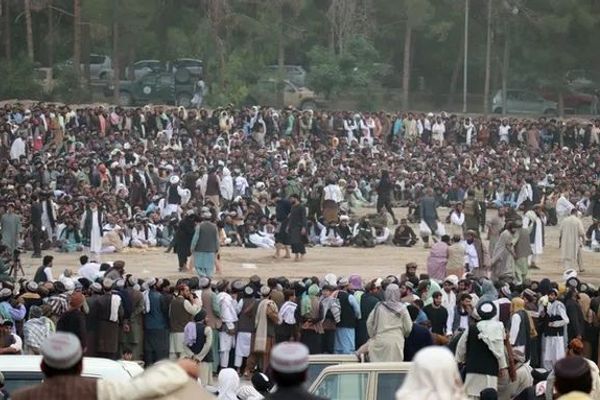طالبانو د کندهار په شالمار مېله کې پر انځور او ويډيو اخیستلو بندیز لګولی