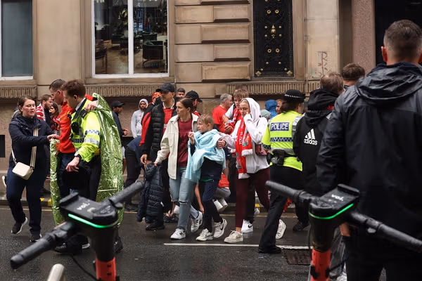 مردی که با موتر به هواداران لیورپول حمله کرد، به ۲۱ سال زندان محکوم شد