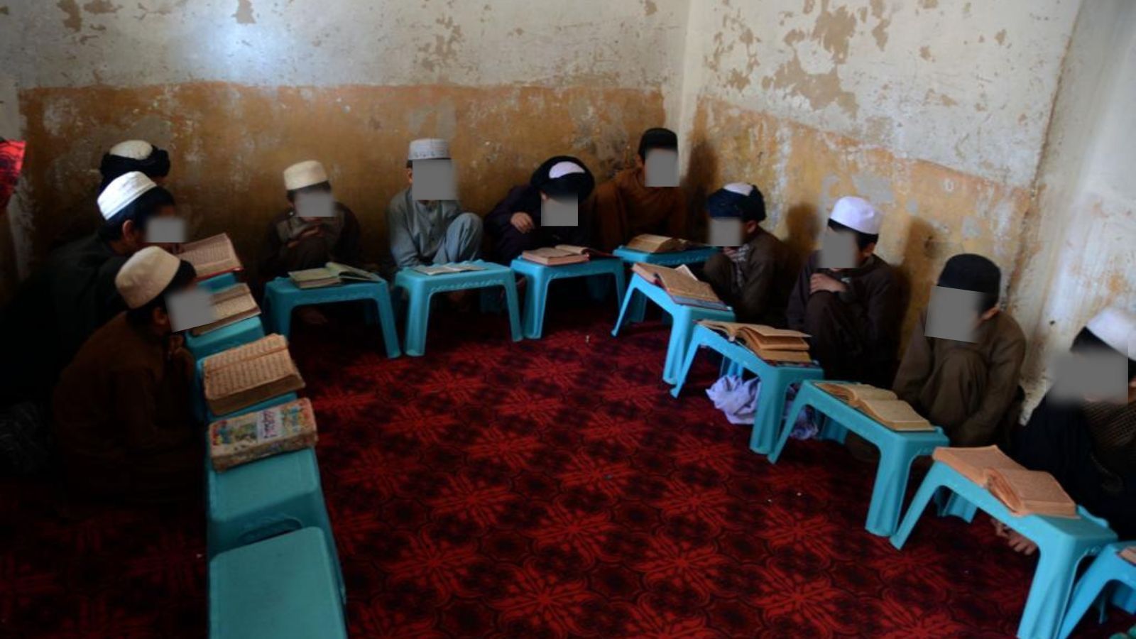 جهادي زده کړې؛ د کندهار په ځینو مدرسو کې ماشومانو ته په اردو ژبه جهادي زده کړې ورکول کیږي
