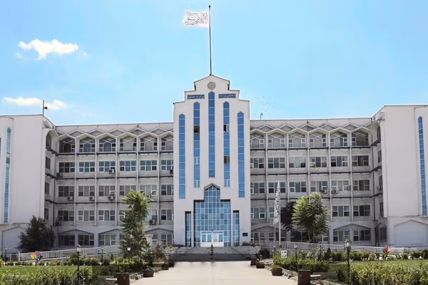 د طالبانو عدلیې وزارت په کابل او هرات کې د معاملاتو لارښوونې ۲۲ دفترونه تړلي دي