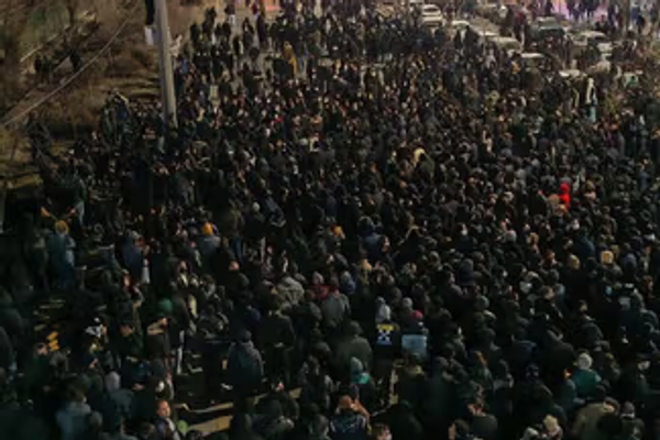 لوړپوړی امریکايي چارواکی: د امریکا پوځ په تهران کې د حکومت ضد روان اعتراضونه له نږدې څاري