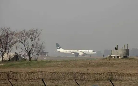 پاکستان له افغانستانه دغه هېواد ته د تلونکو الوتکو لپاره نوې تګلاره وټاکله