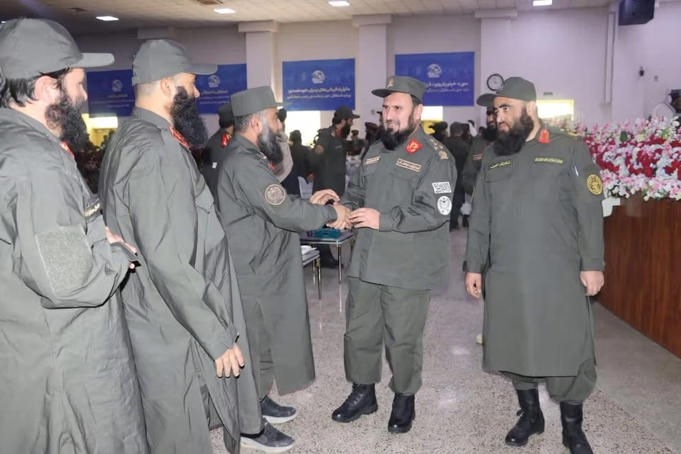 طالبان تغيّر زيّ الجيش الوطني