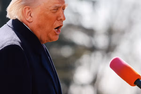 ترامپ در واکنش به تنش میان طالبان و اسلامآباد: کار پاکستان عالی است