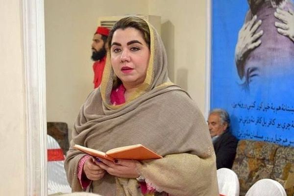 ثمر هارون بلور او د هغې زوی له عوامي نېشنل پارټۍ نه خپلې لارې جلا کړې
