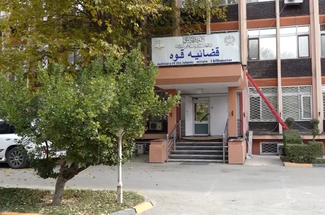 طالبانو په تېرو ۶ میاشتو کې ۶۶۲ کسان په دُرو وهلي