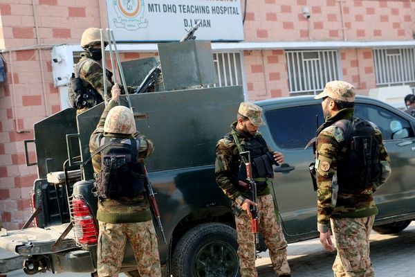 در عملیات گسترده پولیس اسلامآباد دهها نفر دستگیر شدند