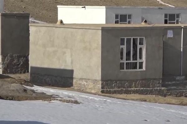 طالبان وایي په بامیان کې یې پر ۳۰ تازه ستنو شویو کډوالو کورنیو کورونه وېشلي