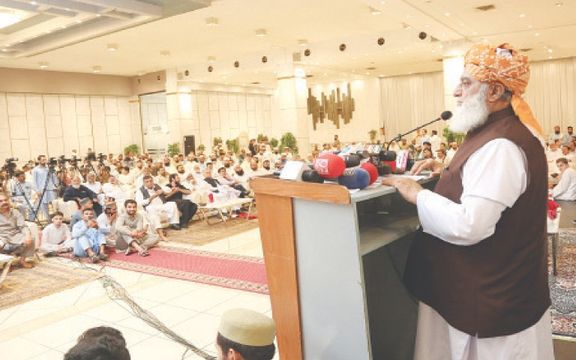 مولانا فضل الرحمن وايي، پاکستان د ځواکمنو هیوادونو د سړې جګړې ډګر ګرځېدلی دی