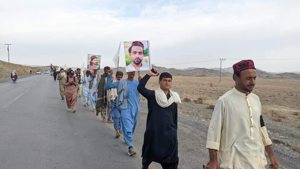 د چمن پرلت او د کډوالو اېستلو غبرګون کې پښتون ژغورنې غورځنګ له چمن تر کوټې لاریون پیل کړی