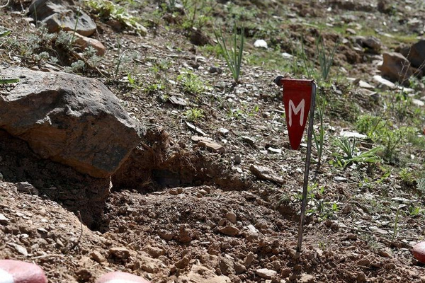 طالبان تدعو المجتمع الدولي إلى التعاون في عمليات إزالة الألغام في أفغانستان