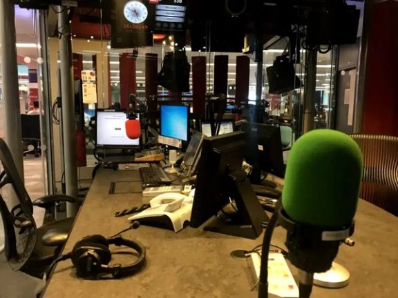 پخش زنده برنامه بامدادی بیبیسی برای افغانستان متوقف شد