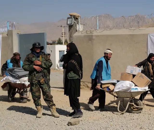 اوچا په افغانستان کې د بشري مرستو د کموالي له امله، د راتلونکو ګواښونو خبرداری ورکړی