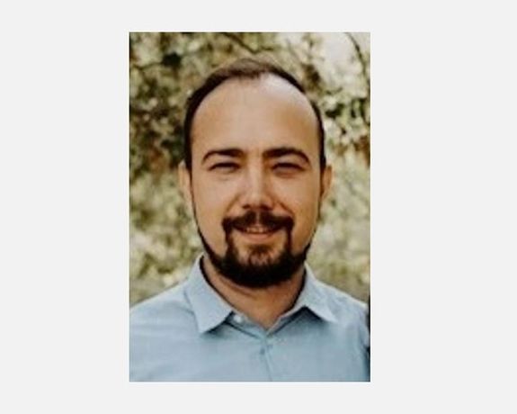 مکال له بایډن غوښتي،چې د طالبانو له بنده دې د امریکایي اوسېدونکي د خلاصون لپاره اقدام وکړي