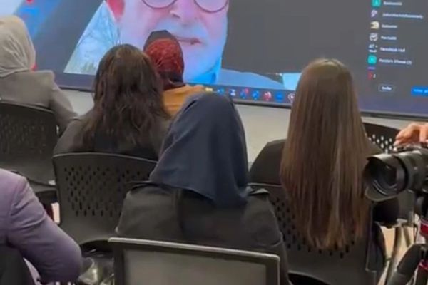 ریچارد بنت: باید صدای زنان افغانستان را بشنویم تا ماهیت رفتار طالبان روشن شود