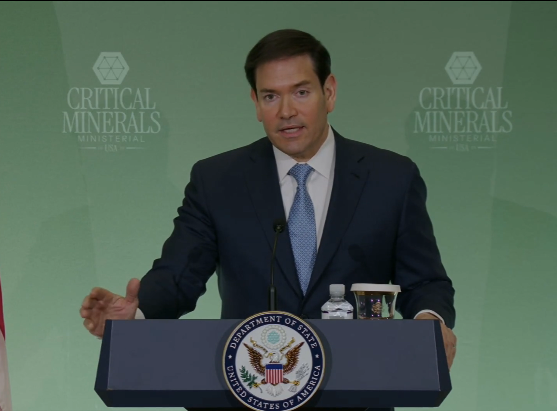 مارکو روبیو: امریکا له ایران سره خبرو ته چمتو ده خو دا د مشروعیت ورکولو په معنا نه دي