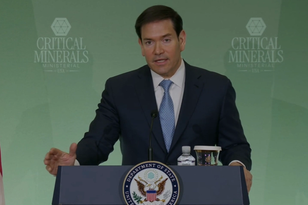 مارکو روبیو: امریکا له ایران سره خبرو ته چمتو ده خو دا د مشروعیت ورکولو په معنا نه دي