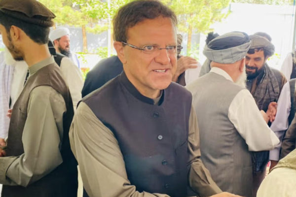 وزير المالية الأفغاني السابق ينتقد طالبان بعد قرارها قطع العلاقات التجارية مع باكستان