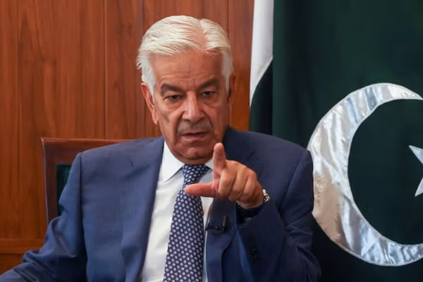 وزیر دفاع پاکستان: خطر حمله مشترک از افغانستان و هند وجود دارد