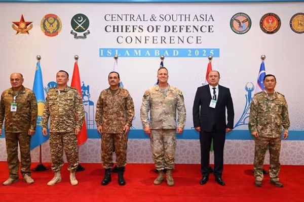 د پاکستان پوځ: د امریکا او سیمې لوړپوړو قوماندانانو د ترهګرۍ پروړاندې پر مبارزې ټینګار وکړ