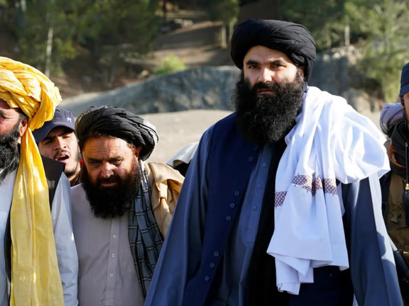 اېف بي ای د سراج الدین حقاني پر سر ۱۰ میلیونه ډالره نغدي جایزه لغو کړه