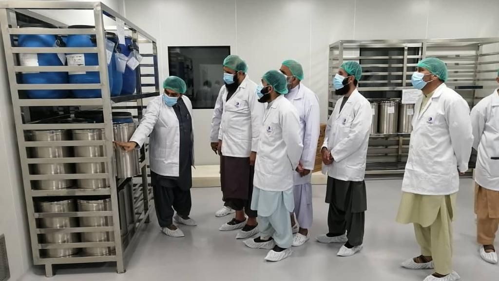 د طالبانو د عامې روغتیا وزارت: په افغانستان کې د درملو د تولید ۱۳۰ فابریکې فعالیت کوي