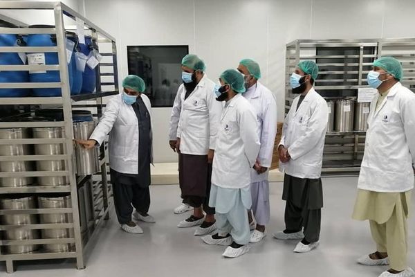 د طالبانو د عامې روغتیا وزارت: په افغانستان کې د درملو د تولید ۱۳۰ فابریکې فعالیت کوي