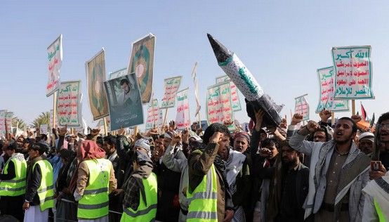 حوثی‌های یمن با موشک به سمت هواپیمای جنگنده و پهپاد امریکایی شلیک کردند