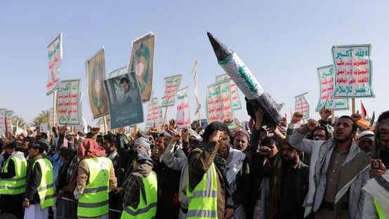 حوثیهای یمن با موشک به سمت هواپیمای جنگنده و پهپاد امریکایی شلیک کردند