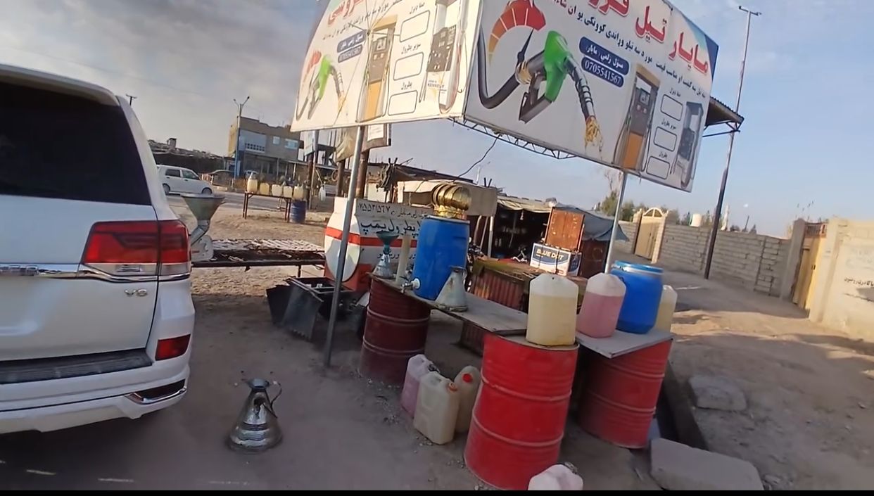 په کندهار کې له پټرول پمپونو پرته په هټیو او ګرځنده بڼه د تېلو پلورل بند شول