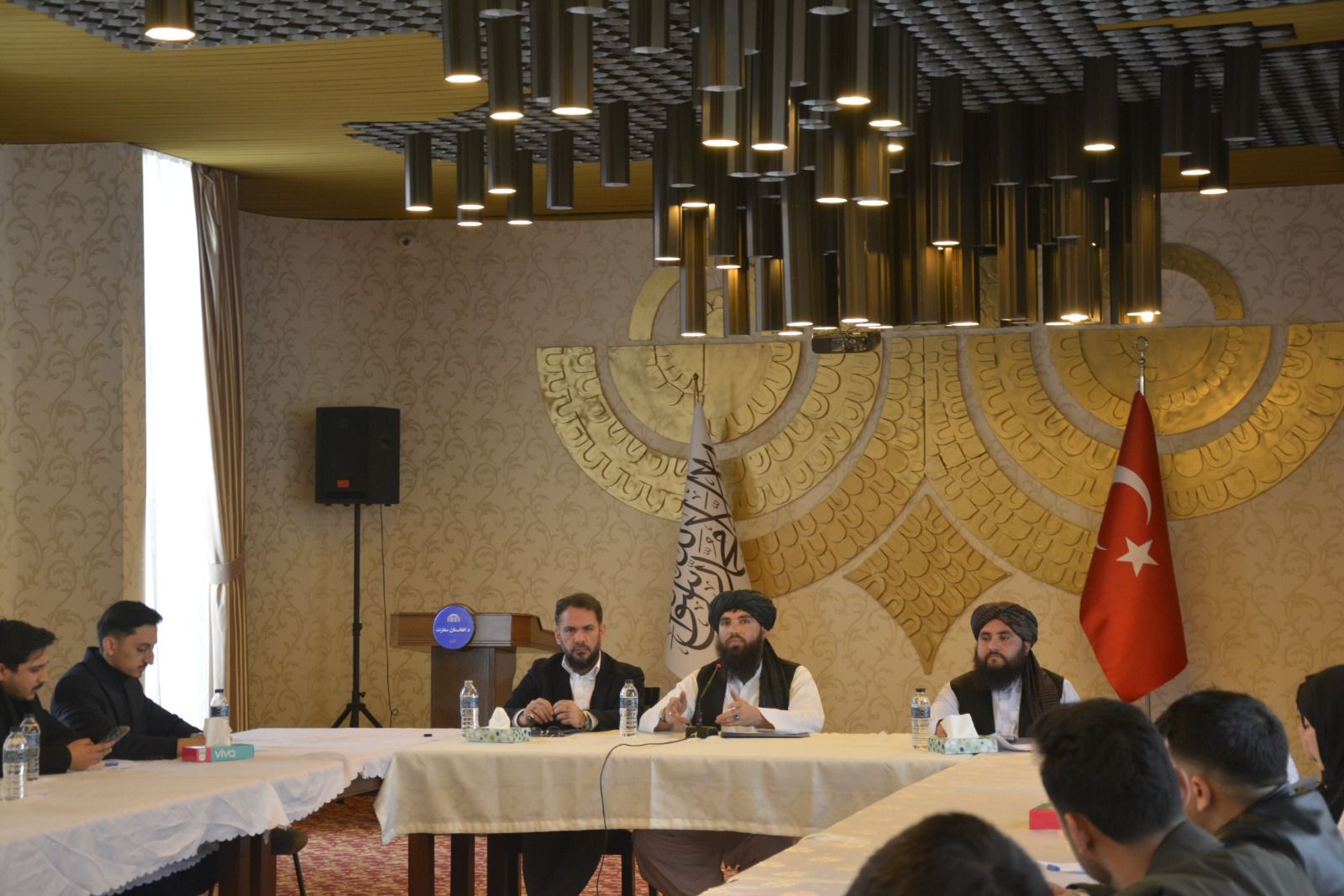 دیپلومات طالبان از گفت‌وگو با دانشجویان در انقره درباره بازگشت به افغانستان خبر داد