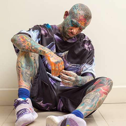 پولیس ترکیه امیر تتلو، خواننده جنجالی ایرانی را به جمهوری اسلامی تحویل داد