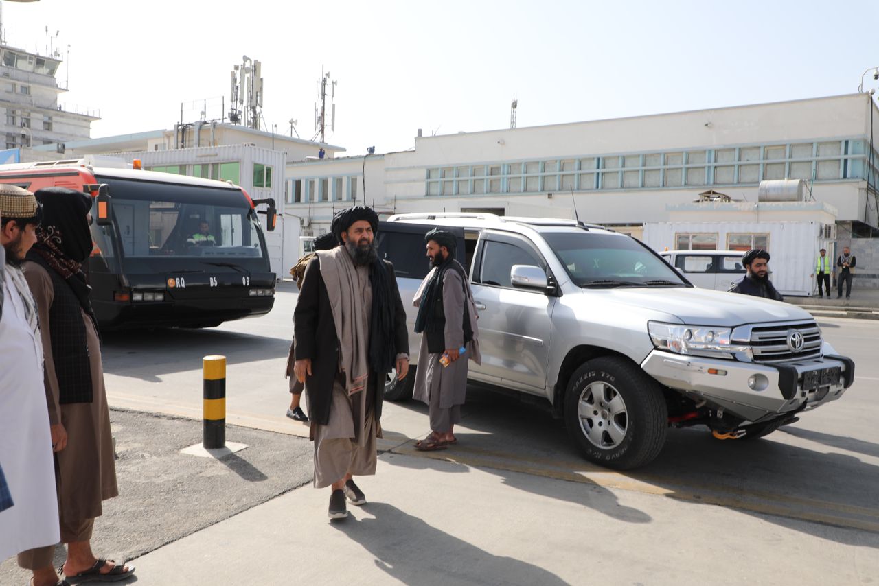 د ملا عبدالغني برادر په مشرۍ یو پلاوی له ۴۸ ساعته وروسته هرات ولایت ته رسېدلی