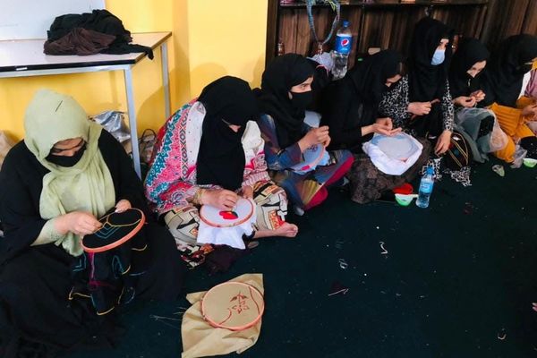 یوه خوستۍ نجلۍ وایي که د ښځو پر زدهکړو بندیز نهوای اوس به ډاکټره وه