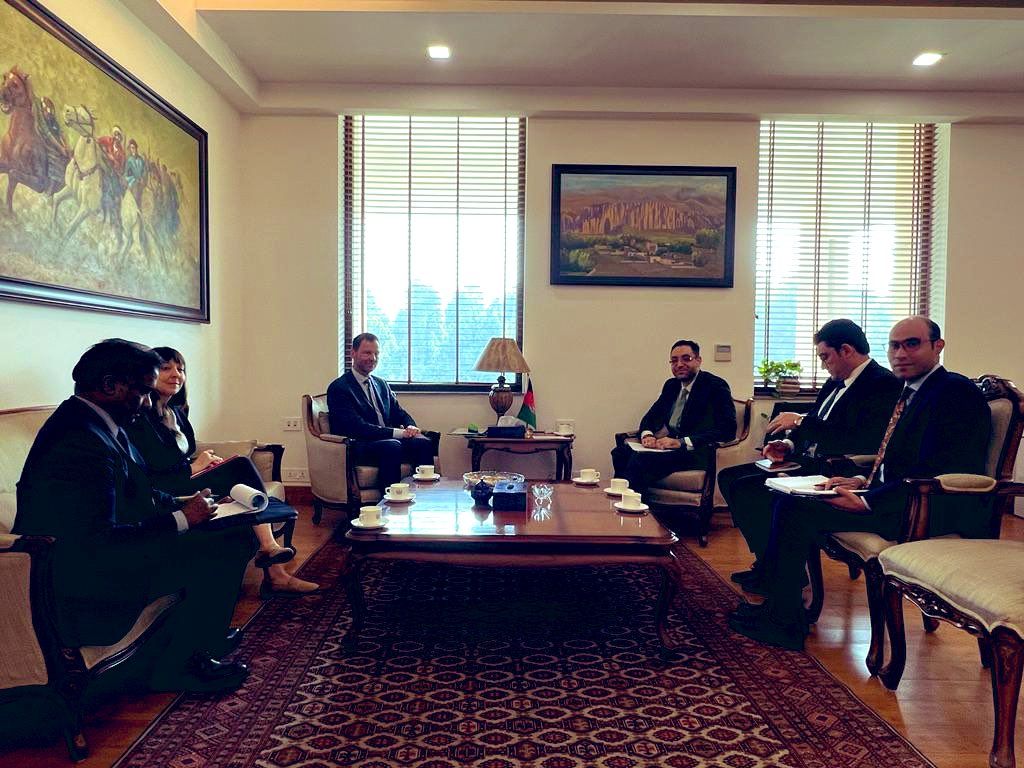 سفیر افغانستان در هند: آغاز گفتگوهای بین‌الافغانی تنها راه پایان دادن به بحران کنونی است