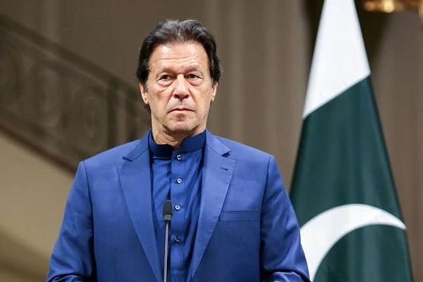د عمران خان د ښي سترګې ۸۵ سلنه بینايي له منځه تللې