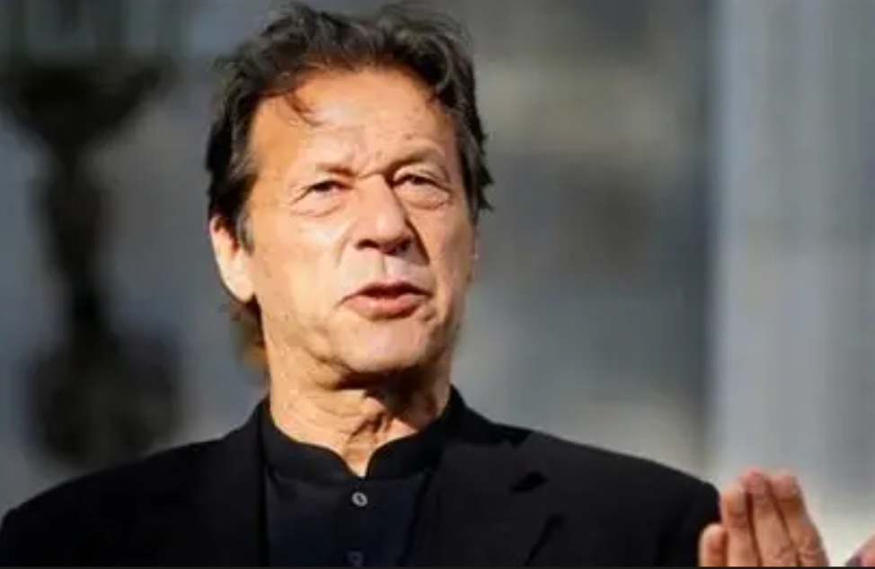 د پاکستان ستره محکمه له عمران خان سره پر ملاقات د بندیز په اړه د عریضو اورېدنه کوي