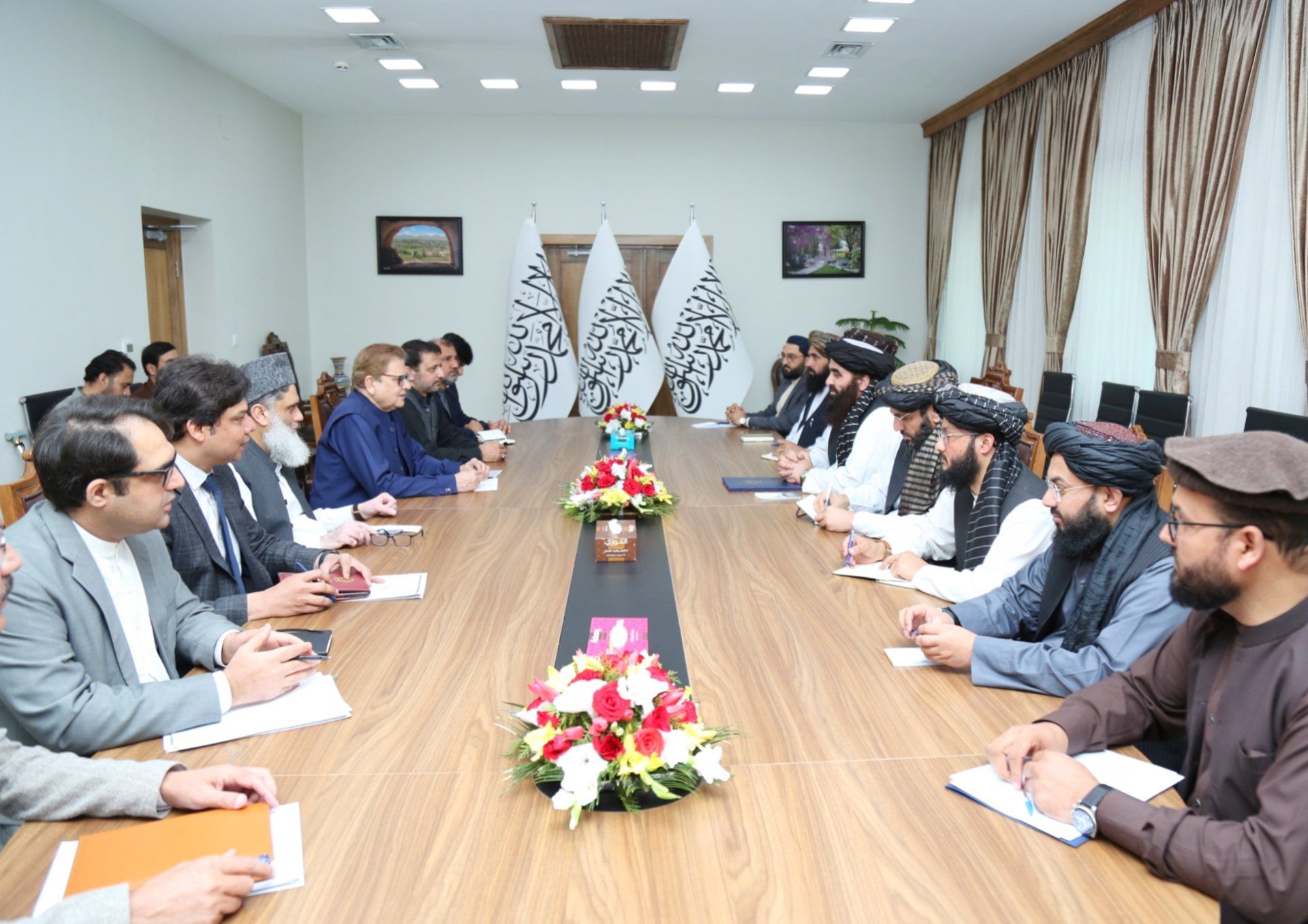 پاکستاني رسنۍ: محمدصادق طالبانو ته د افغانستان دننه د «ترهګرو» ډلو د پټنځایونو شواهد سپاري