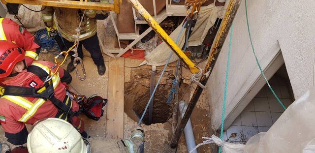 رسانه‌های ایران گزارش دادند که دو کارگر افغان در تهران در پی سقوط در چاه جان باختند