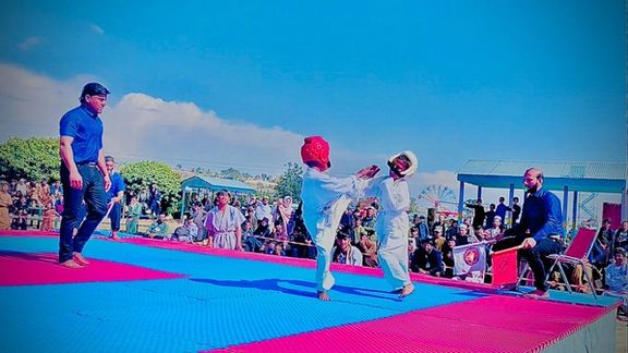 په خوست کې د سوکيوکشين کراټې سيالۍ، لوبغاړې، لوبڅاران او ننداره کوونکي