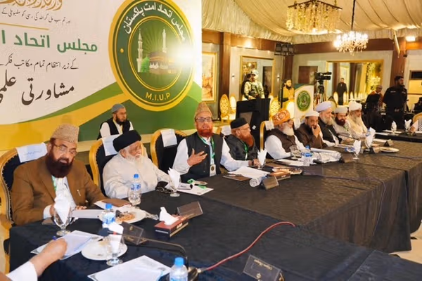 علمای پاکستانی: منع آموزش دختران هیچ توجیه شرعی ندارد